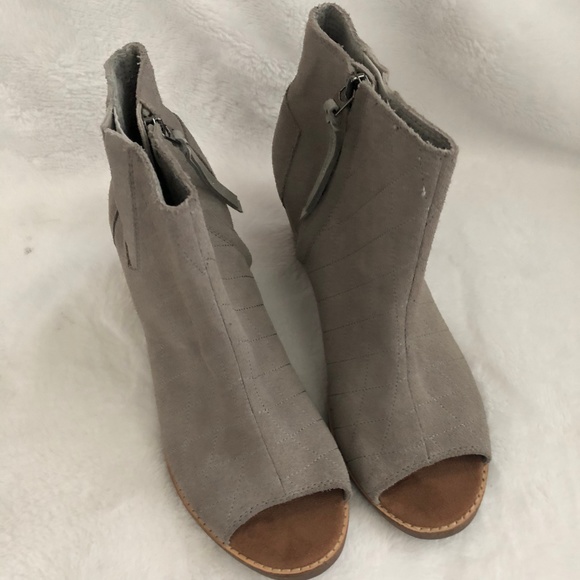 NWT Toms Majorca Peep Toe Suede Booties Boots 9.5M - Picture 2 of 6